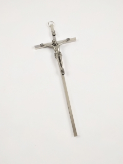 Kovový kříž na zeď stříbrný 6,5 x 18 cm