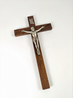 Kříž tmavý s Kristem stříbrný 9 x 18 cm