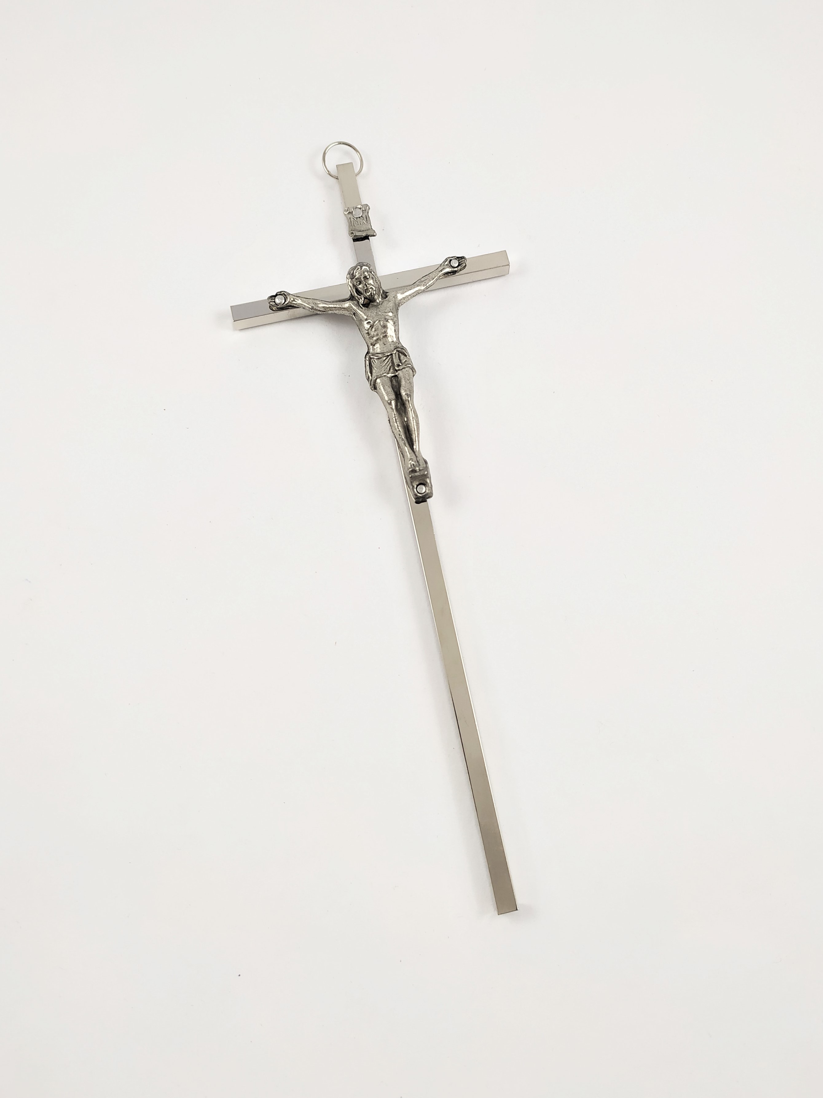 Kovový kříž na zeď stříbrný 8 x 21 cm