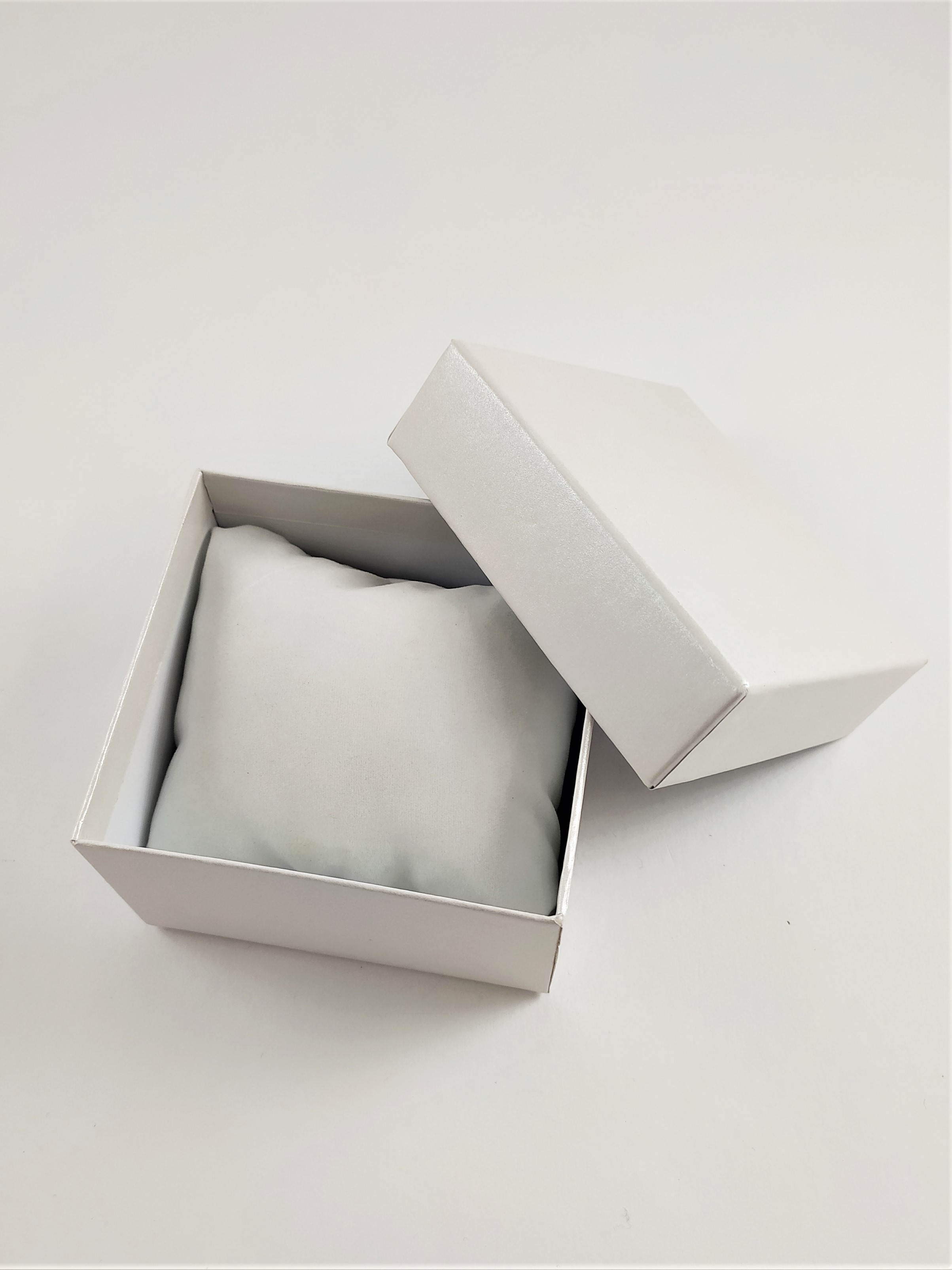 Krabička perleťová s polštářkem
