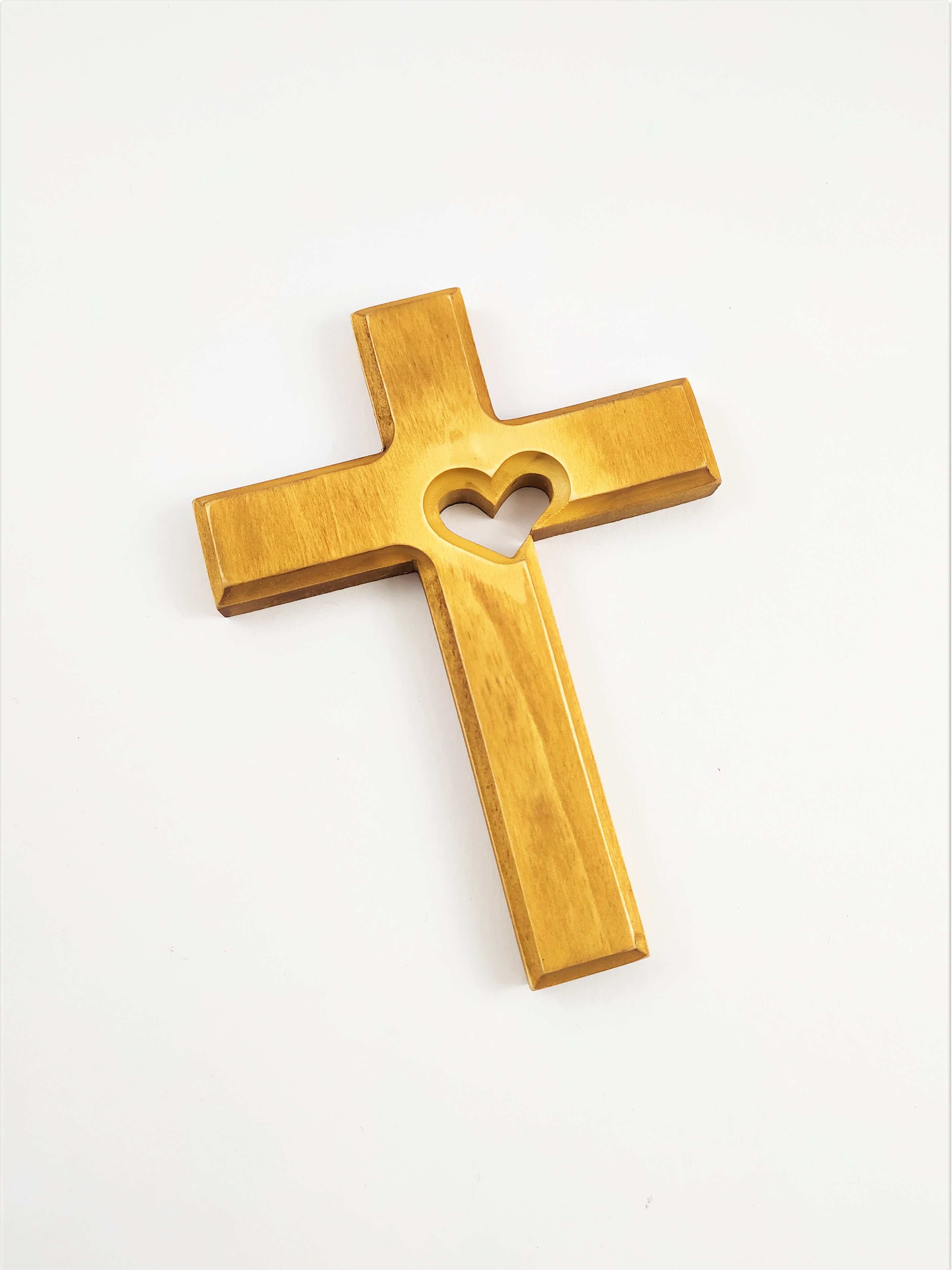 Kříž se srdcem medový 11,5 x 15,5
