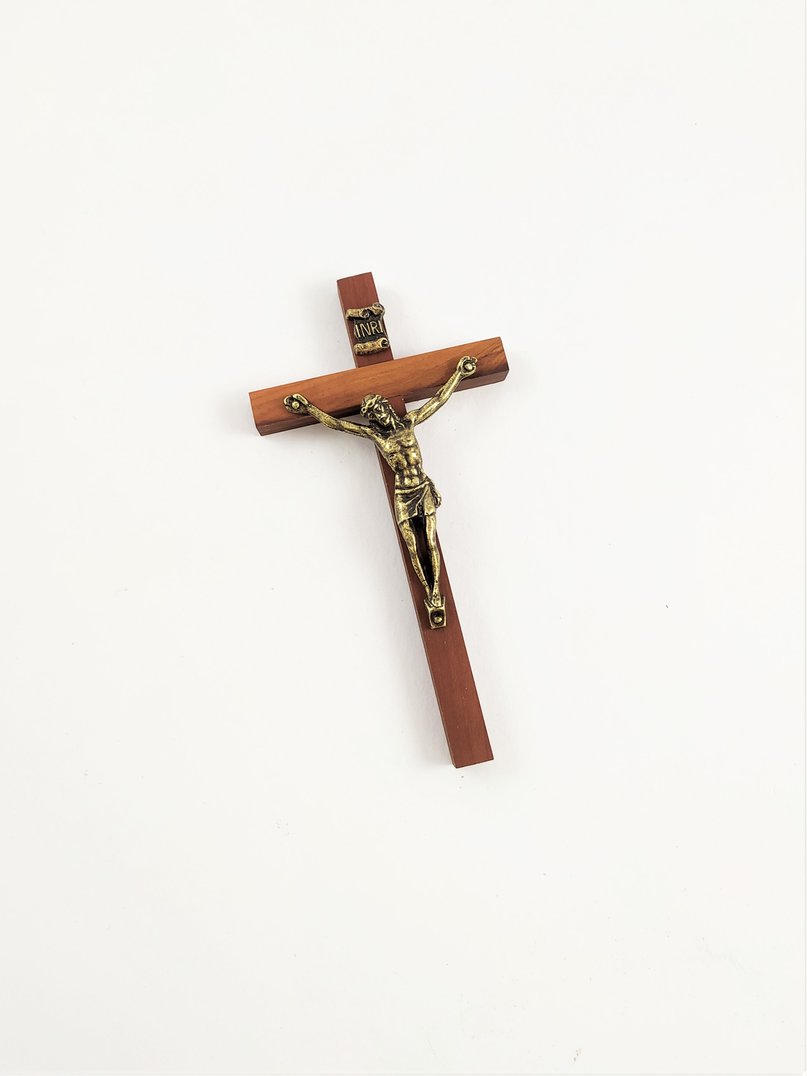 Křížek malý tmavě hnědý s Kristem starozlato 5,5 x 10,5 cm