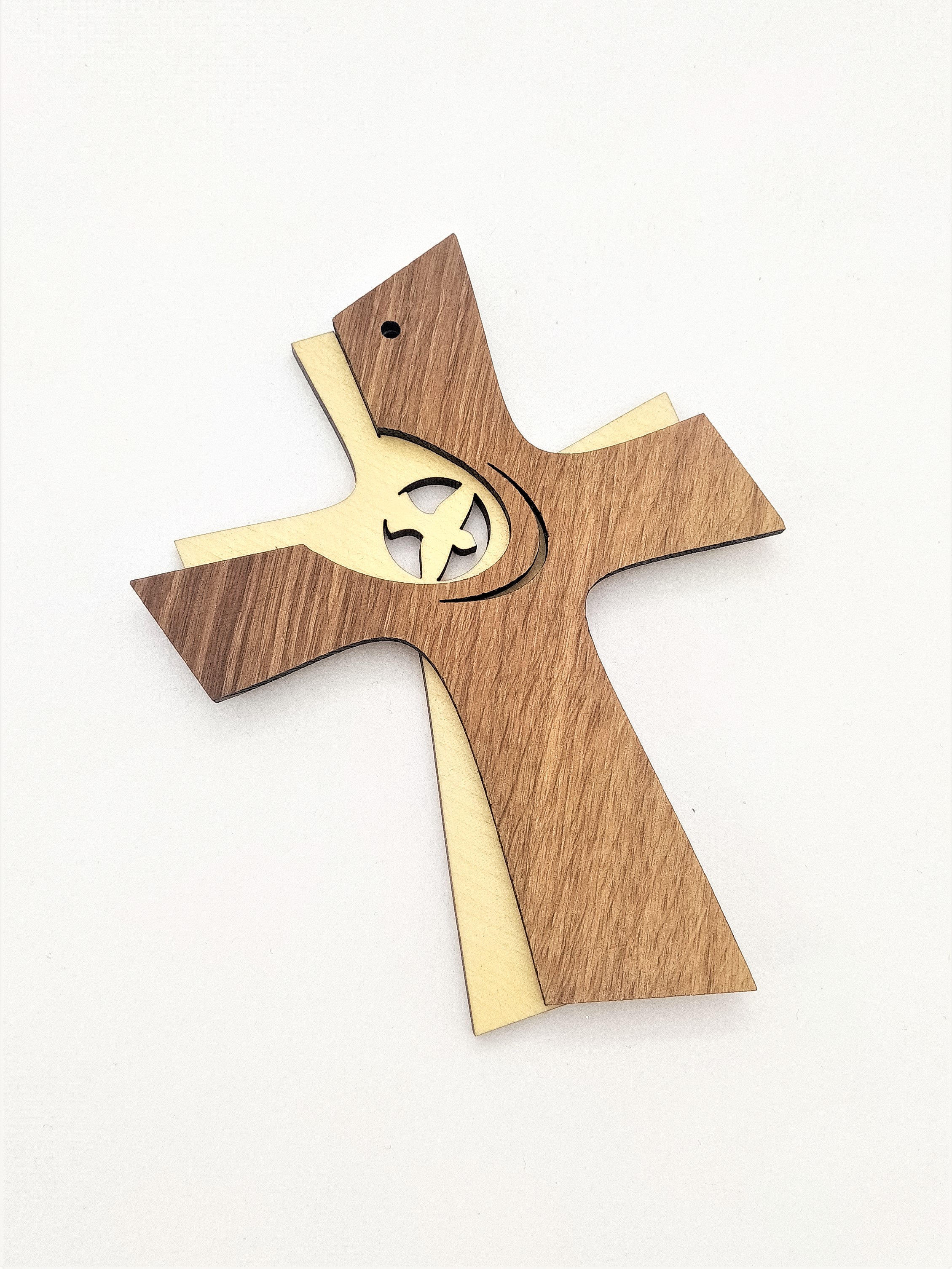 Dřevěný kříž dvoubarevný s holubičkou 12,5 x 15,5 cm