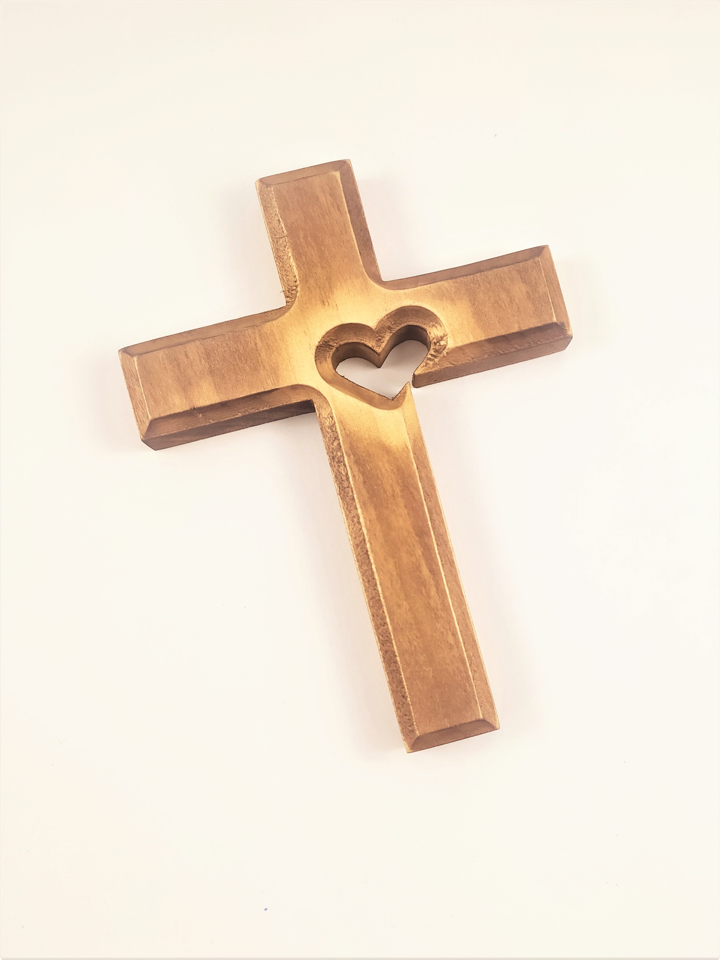 Kříž se srdcem hnědý medový 11,5 x 15,5