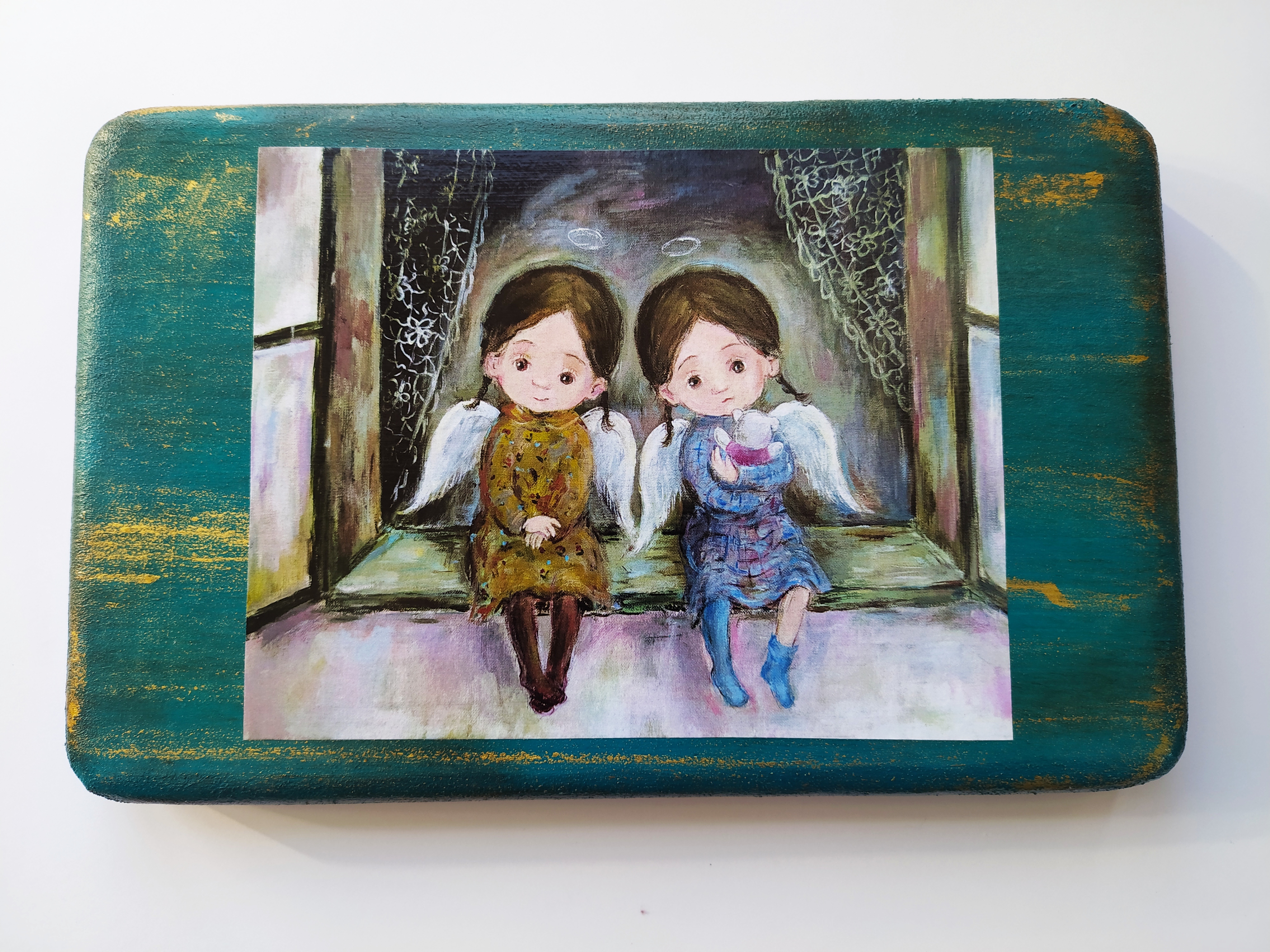 Obrázek na zeď z masivu Andělky v okně 26x16x3cm