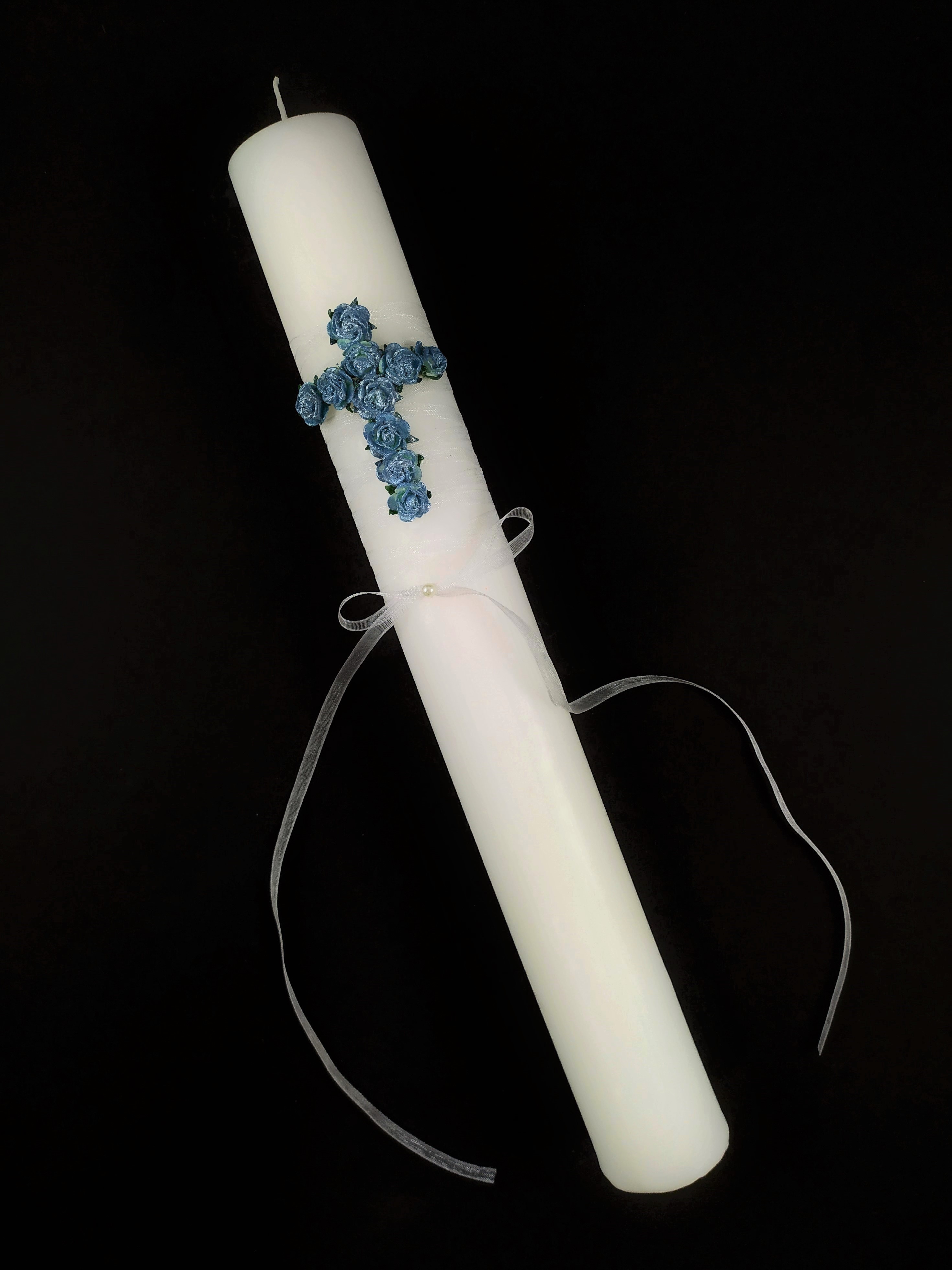Křestní svíčka s šifónovou stuhou a modrými kytičkami