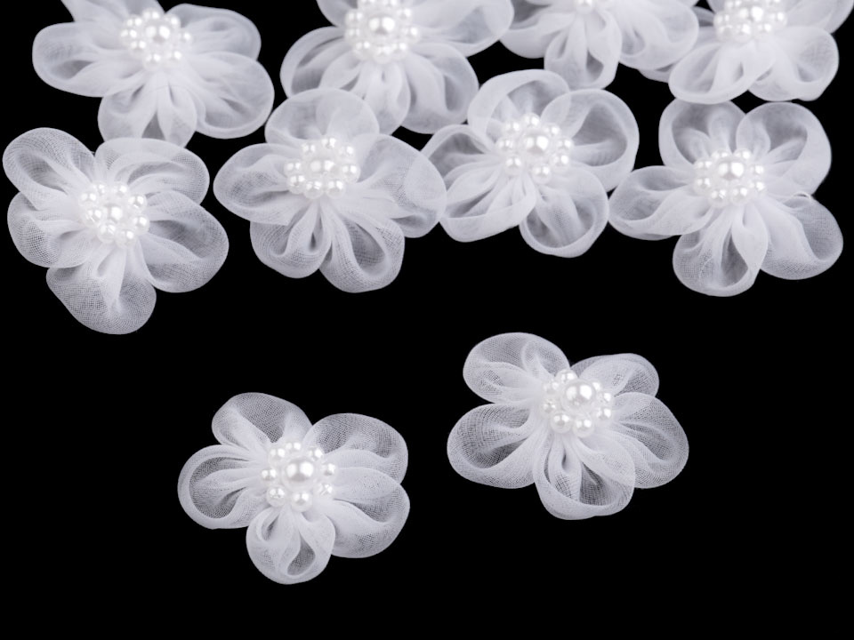 Květ s korálky bílý 25mm