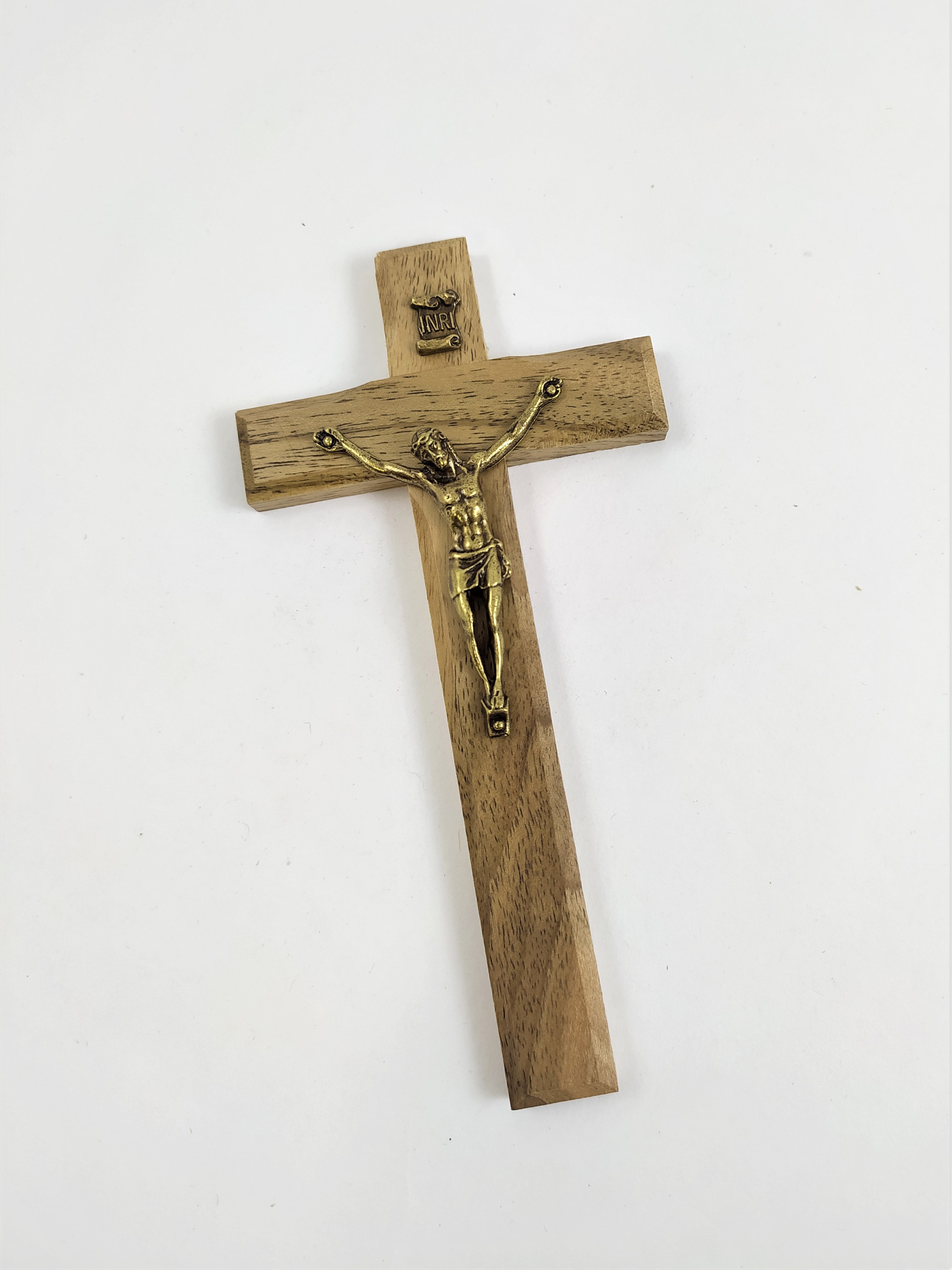 Křížek středně hnědý s Kristem starozlato