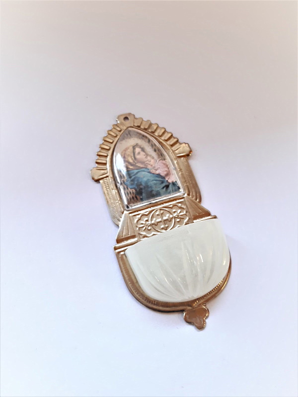 Kropenka s obrázkem Panny Marie s Ježíškem