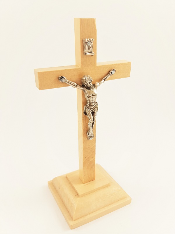 Křížek na postavení se čtvercovým  podstavcem, korpus Krista - stříbrný 8 x 17 c