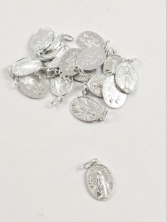 Medailonek stříbrný 1,2 x 1,8 cm