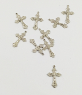 Přívěšek kříž v barvě stříbra 1,8 x  2,6 cm