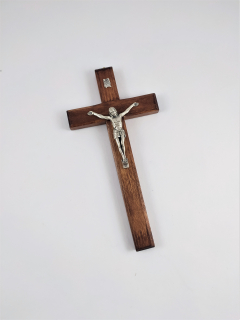 Kříž tmavý s ozdobnými hranami a s Kristem stříbrný 10 x 20,5 cm