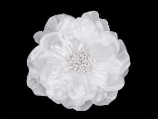 Brož růže s perleťovým leskem bílá